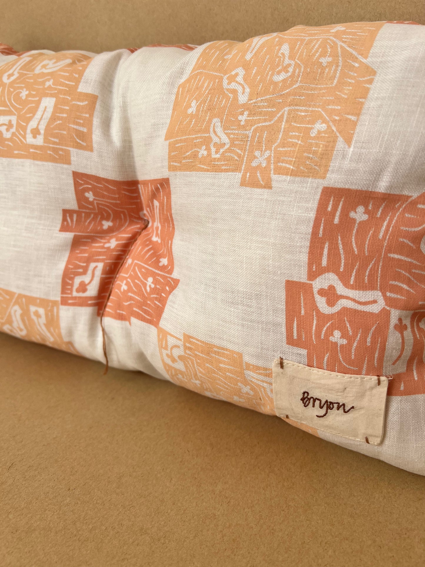 Clover Cushion Peach