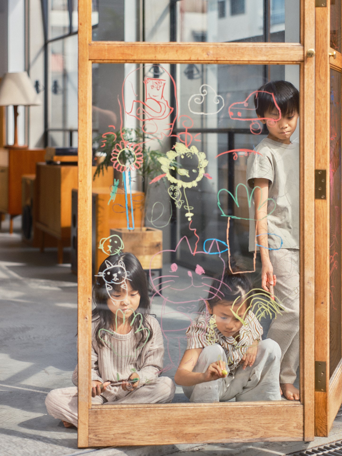 Doona's Magic Crayons
