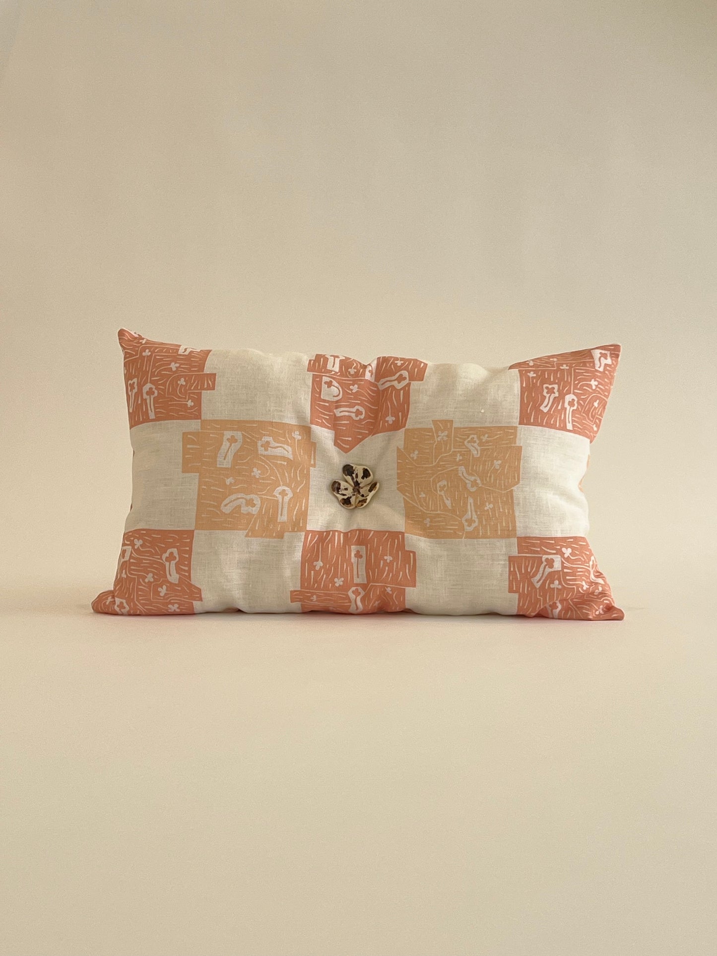 Clover Cushion Peach
