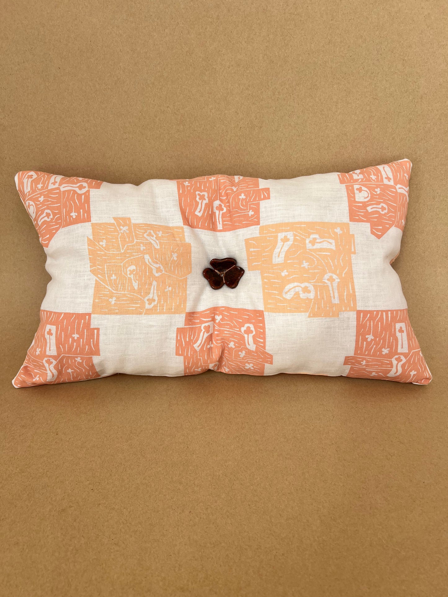 Clover Cushion Peach