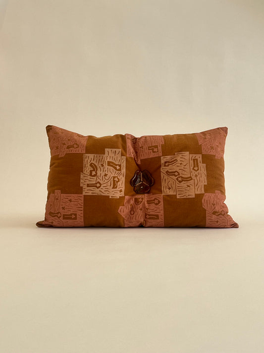 Clover Cushion in Nutmeg