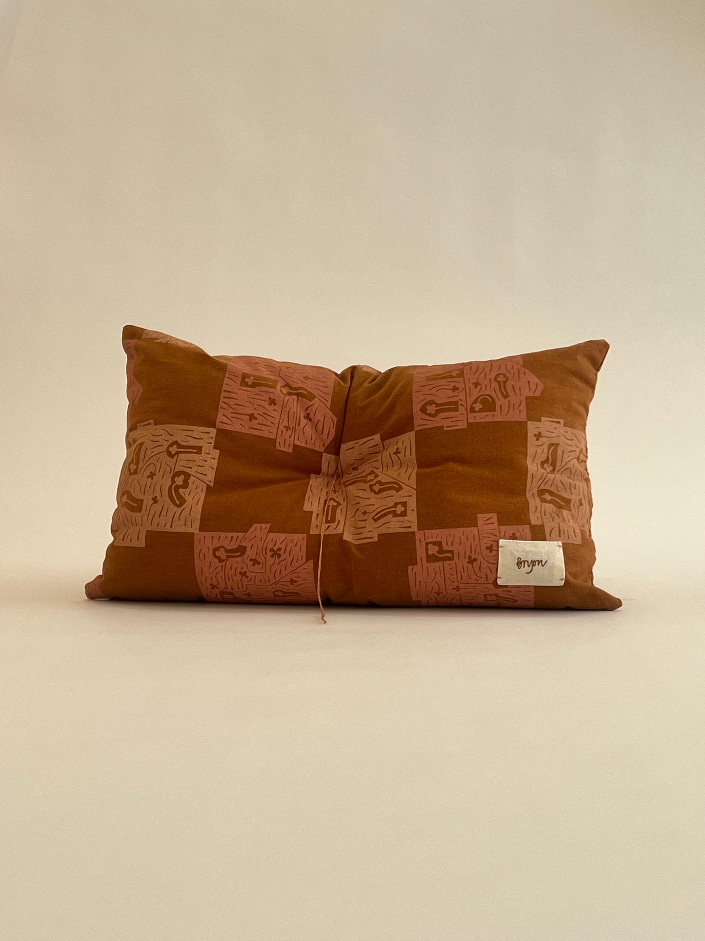 Clover Cushion in Nutmeg