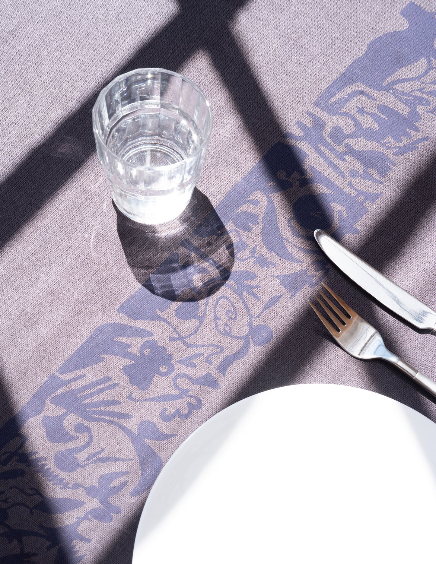 Pocket Treasures Tablecloth, Dark Linen Medium
