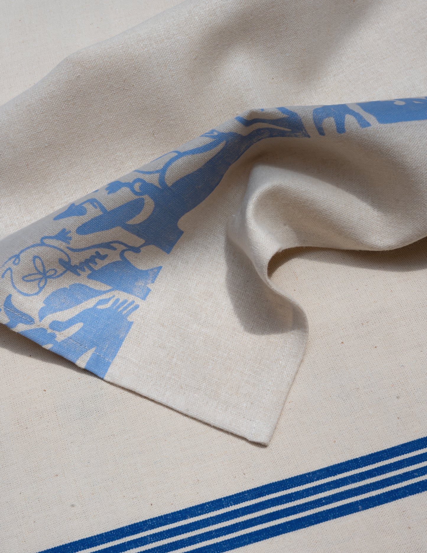 Pocket Treaures tablecloth, small