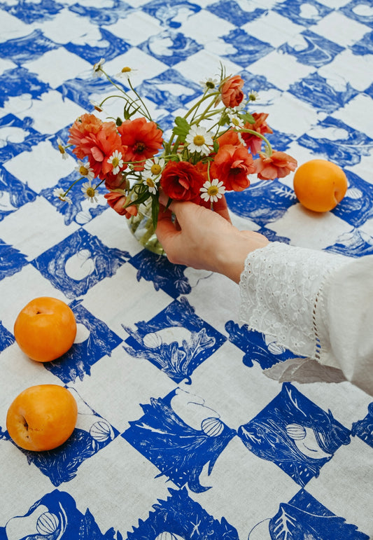 Rousseau tablecloth blue and white