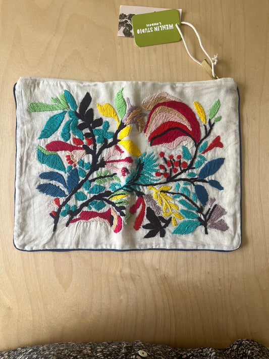Travel pouch bag