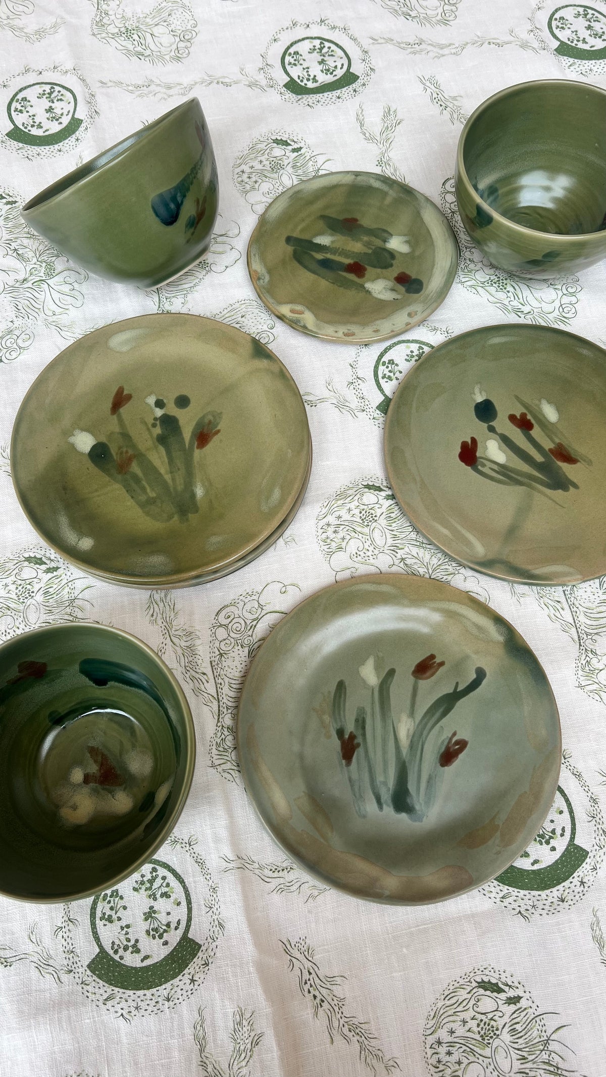 Field Poppy Medium Plate